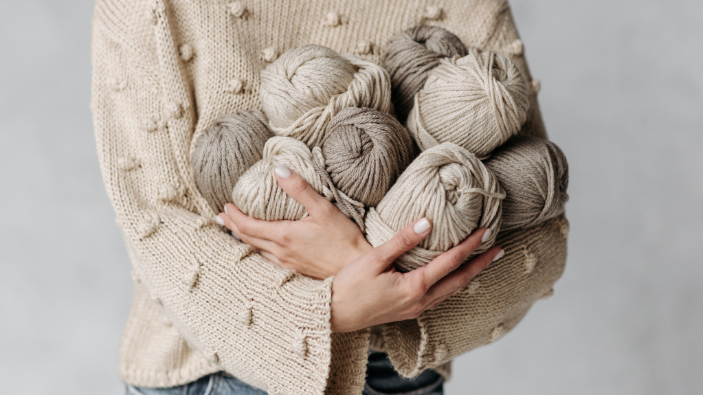 Seasonal Crochet: Crafting Cozy Winter Accessories